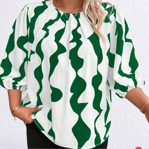 Green and White 3/4 Sleeve Boxy Blouse